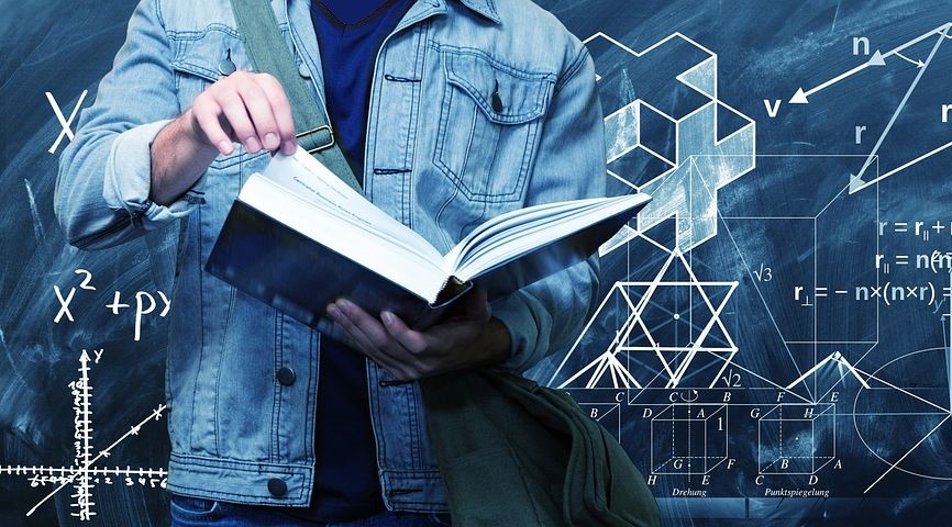 كلية الآداب والعلوم في جامعة أم القيوين